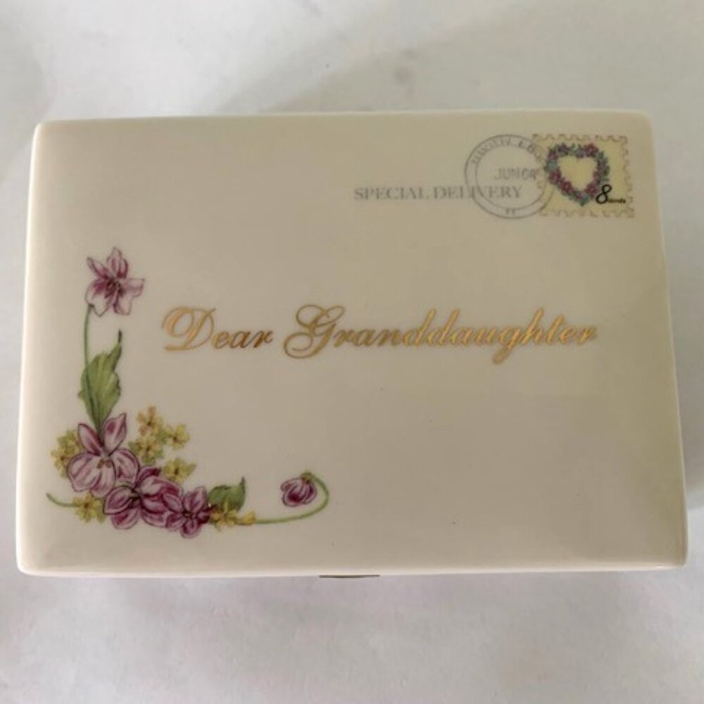 Vintage Ardleigh Elliott "Dear Granddaughter Music Box"
